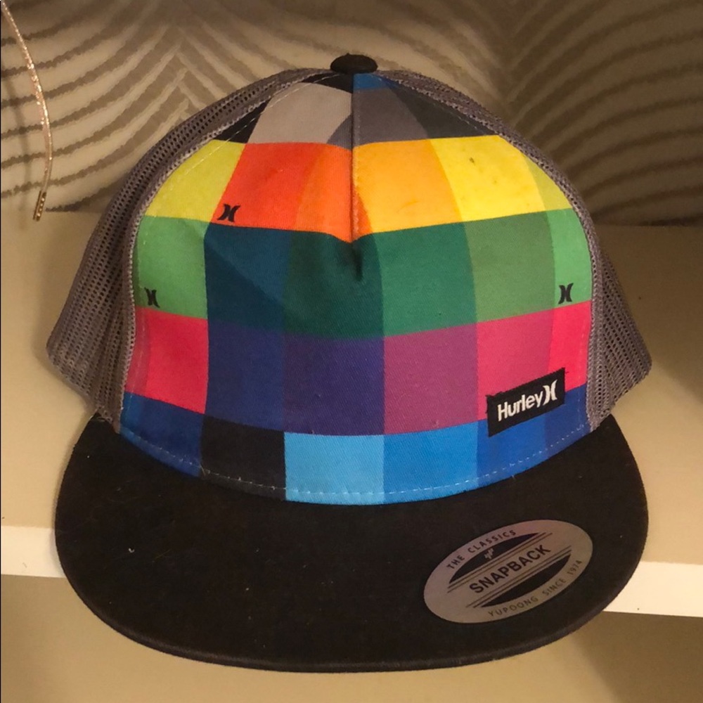 HURLEY HAT. NEVER WORN